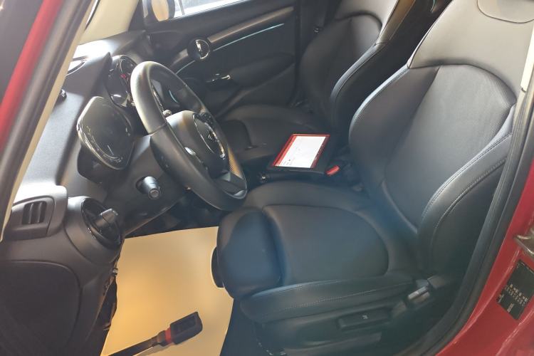 Used  MINI 2022 1.5T COOPER Classic Edition Five-Door Version
