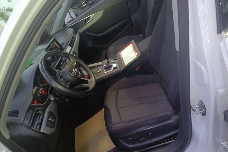 Used Audi A4L 2019 40 TFSI Ambition China VI
