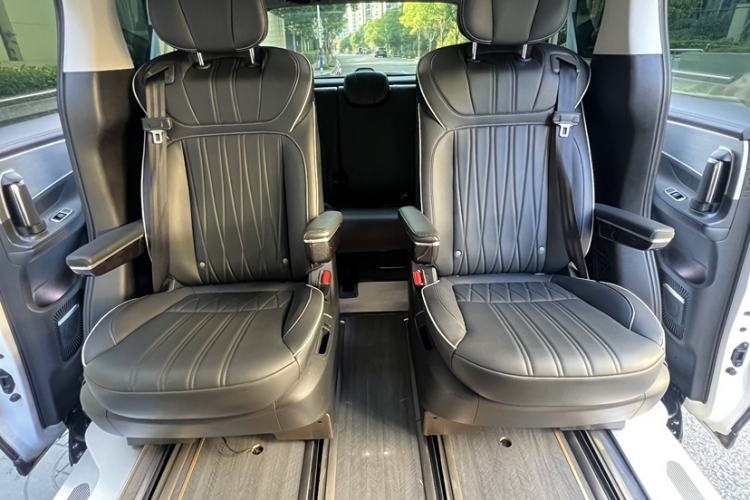 Used Roewe iMAX8 2021 400TGI Flagship Edition
