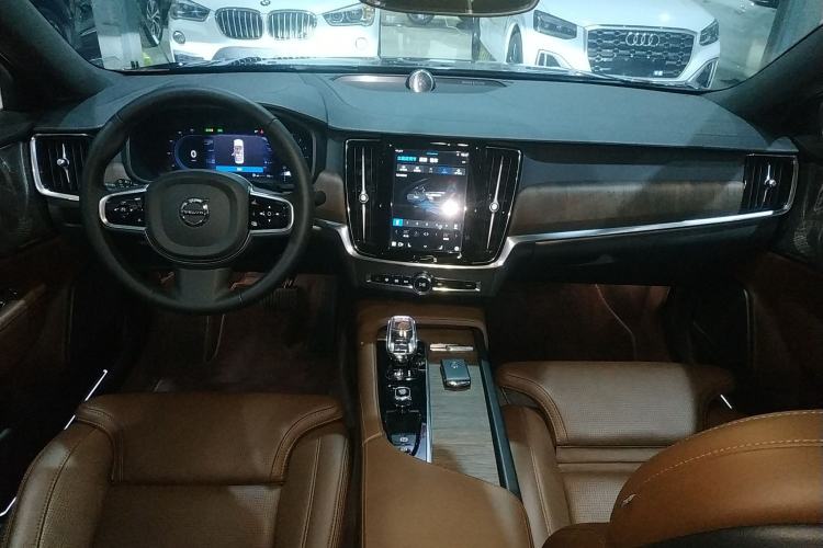 Used Volvo S90 2025 B5 Zhiya Luxury Edition
