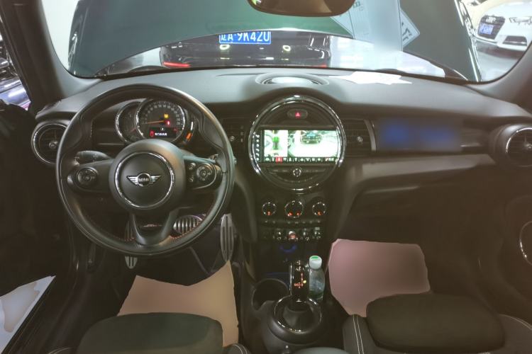 Used  MINI 2018 1.5T COOPER Racing Edition Five-Door Version