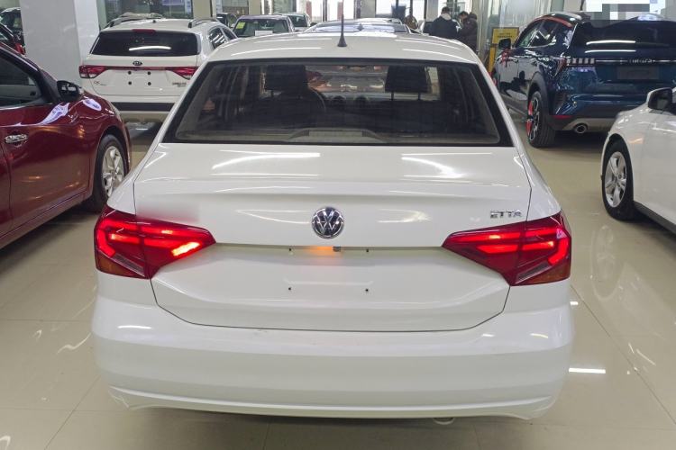 Used Volkswagen Jetta 2017 1.4L Manual Fashion Edition
