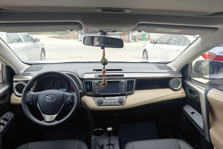 Used Toyota RAV4 2015 2.0L CVT Two-Wheel Drive Fashion Edition
