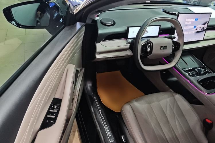 Used  Galaxy 8 2025 130km EM-i Prestige Edition
