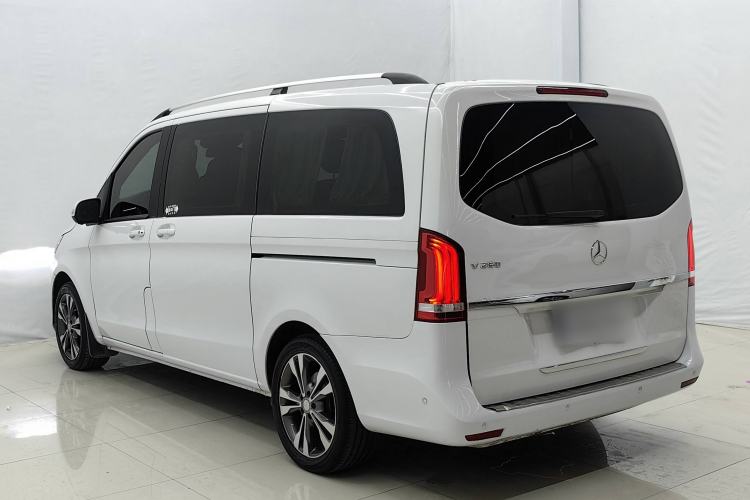 Used Mercedes-Benz V-Class 2016 V 260 Avantgarde Edition
