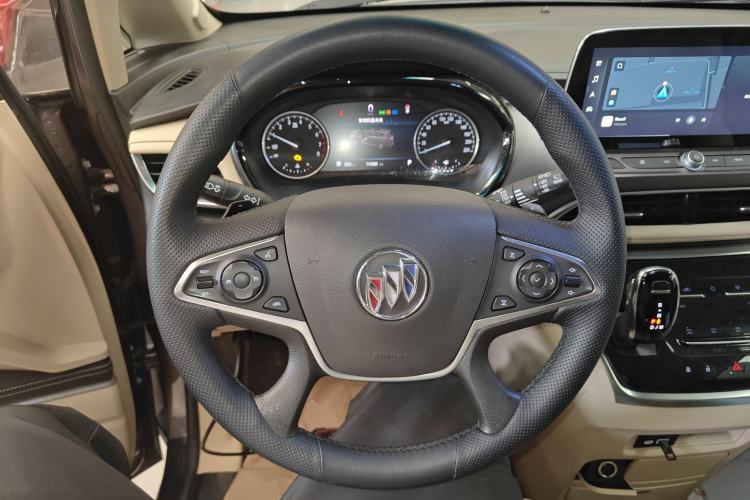 Used Buick GL8 2023 Facelifted Land Cruiser Executive Luxury Version
