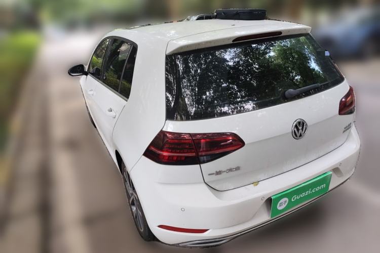 Used Volkswagen Golf 2018 230TSI Automatic Luxury Version
