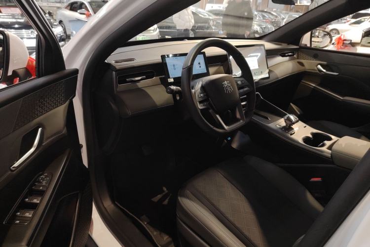 Used BYD Qin PLUS 2025 DM-i Smart Drive 120KM Superior Model