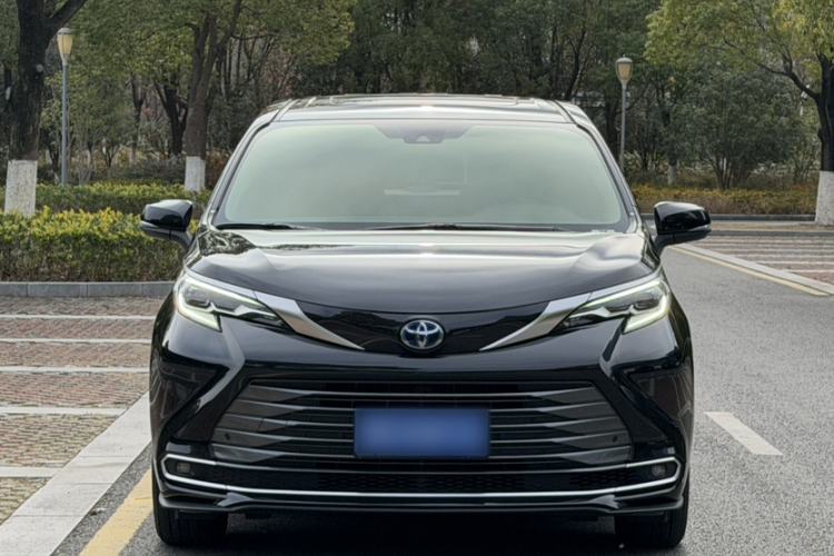 Used Toyota Sienna 2021 2.5L Hybrid Luxury Edition