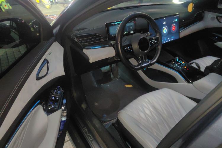 Used BYD Seal 2022 550 km Standard Range Rear-Wheel Drive Prestige Version
