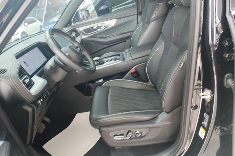 Used GAC Trumpchi GS8 2024 Linghang Series 2.0 TGDI Two-Wheel Drive Luxury Smart Connectivity Version