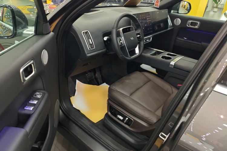 Used Li Auto L8 2023 Pro Model
