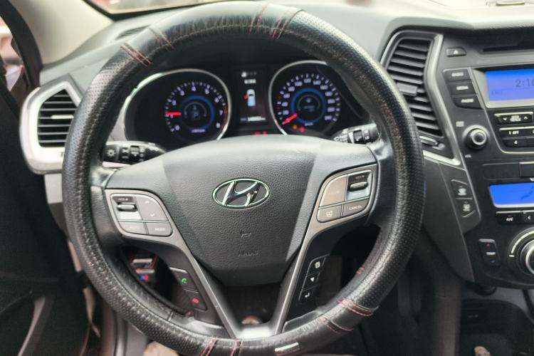 Used Hyundai Santa Fe 2013 2.4L Automatic Two-Wheel Drive Smart Version
