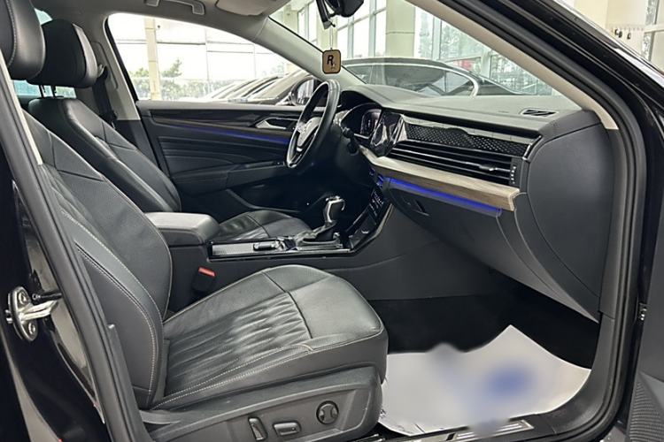 Used Volkswagen Passat 2020 Revised Version 330TSI Luxury Edition China VI Standard
