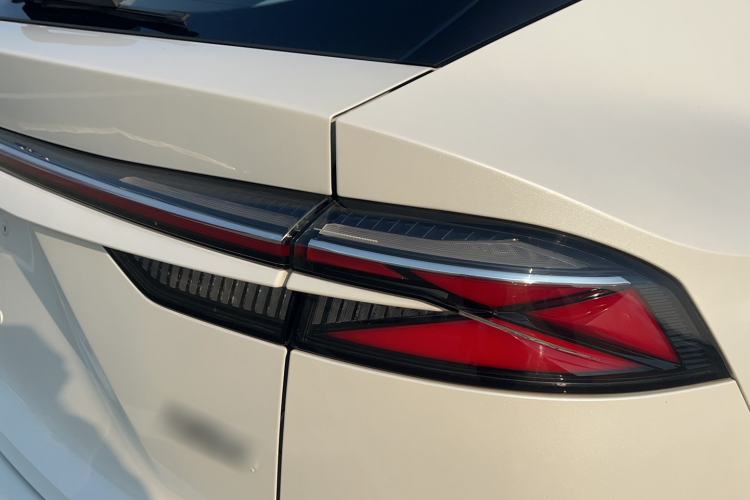 Used Roewe D5X DMH 2024 135 Tech Edition
