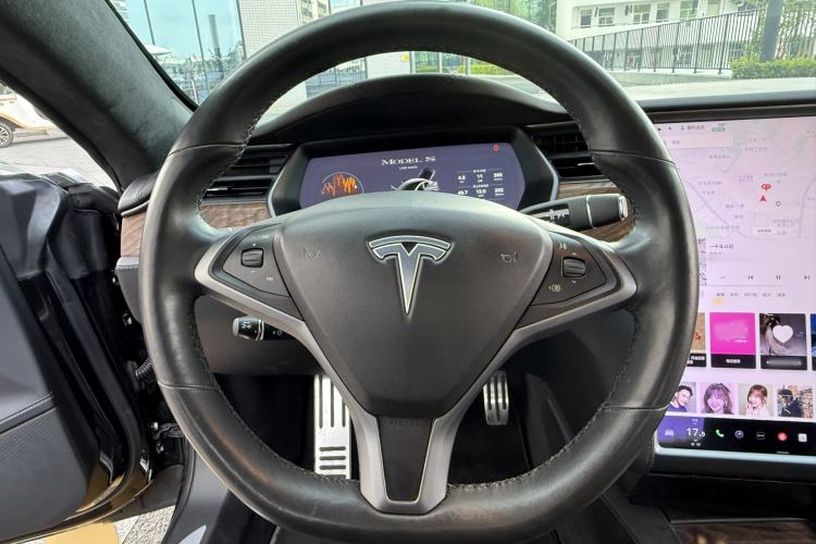 Used Tesla Model S 2019 Long-Range Version
