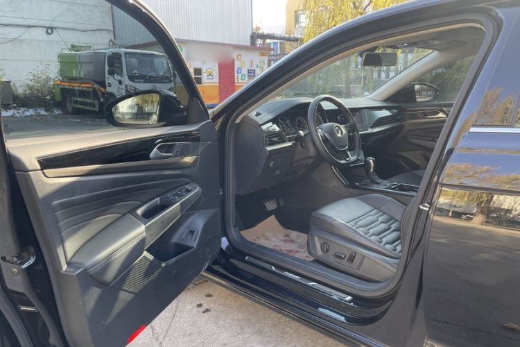 Used Volkswagen Passat 2020 330TSI Elite Edition China VI
