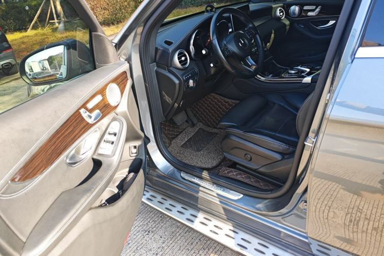 Used Mercedes-Benz GLC 2017 GLC 260 4MATIC Luxury Model