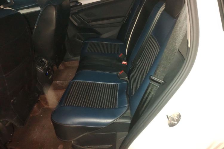 Used Volkswagen Tiguan L 2019 330TSI Automatic Two-Wheel Drive Smart Luxury Version China VI Standard
