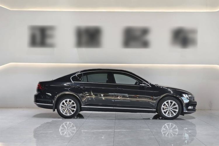 Used Volkswagen Magotan 2017 330TSI DSG Leading Model
