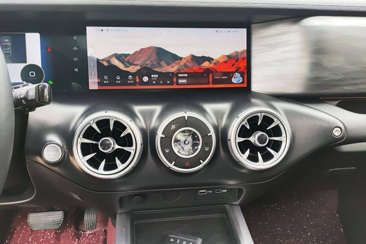 Used Tank 300 2021 City Edition 2.0T—Truly Stylish
