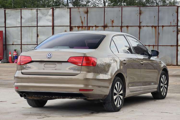 Used Volkswagen Sagitar 2017 230TSI Automatic Comfort Version
