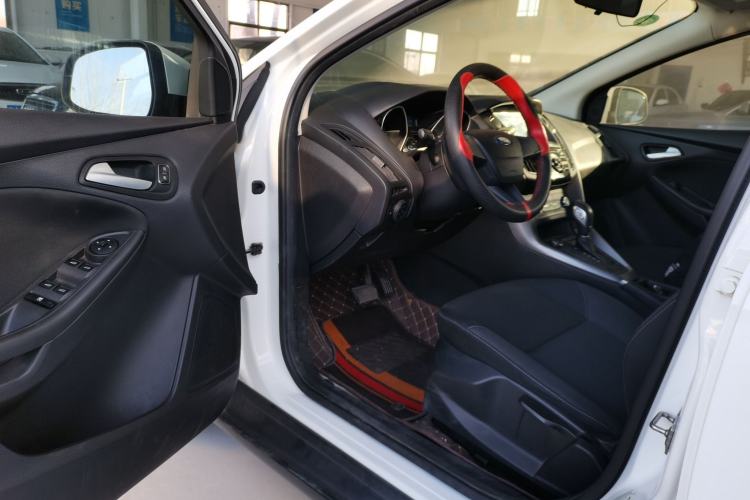 Used Ford Focus 2017 Hatchback 1.6L Automatic Comfort Plus SmartDrive Edition
