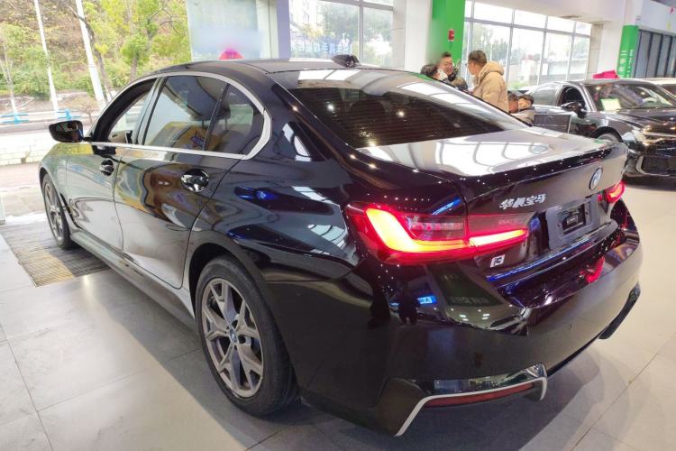 Used BMW i3 2024 eDrive 35 L
