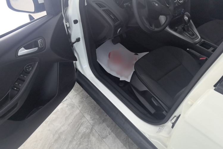 Used Ford Focus 2015 Hatchback 1.6L Automatic Comfort Model
