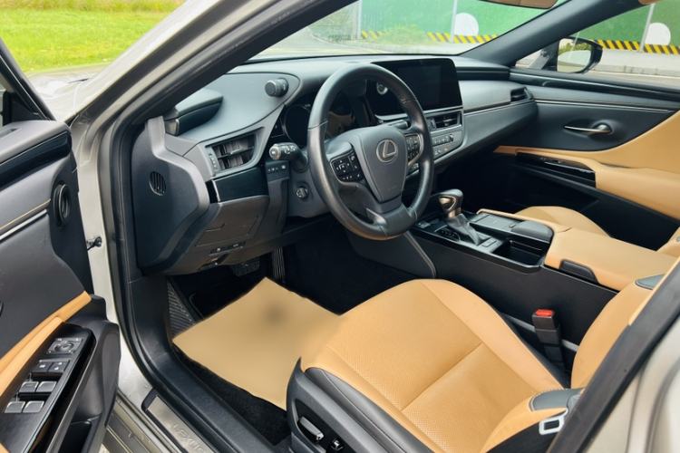 Used Lexus ES 2021 260 Excellence Edition