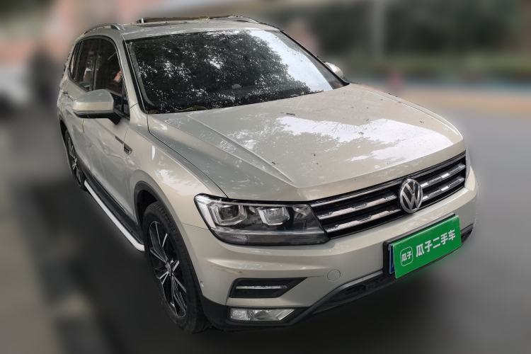 Used Volkswagen Tiguan L 2019 Revised 330TSI Automatic Two-Wheel Drive Smart & Luxury Edition China VI Standard
