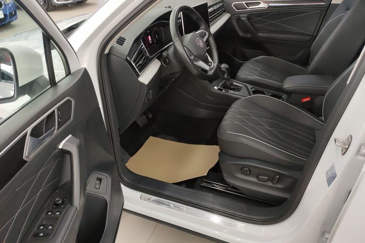 Used Volkswagen Tiguan L 2023 300TSI Automatic Two-Wheel Drive Smart Edition