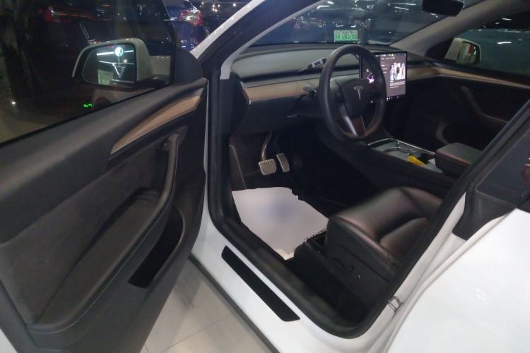 Used Tesla Model Y 2022 Rear-Wheel-Drive Version
