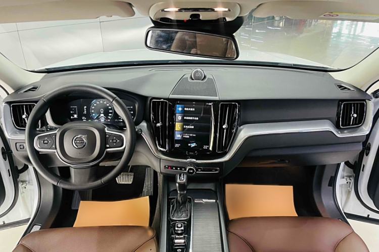 Used Volvo XC60 2019 T5 4x4 Smart Edition China V Standard
