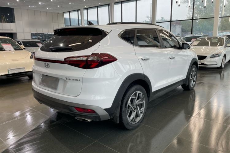 Used Hyundai Tucson 2019 280TGDi Dual-Clutch Two-Wheel Drive Fashion Edition China VI Standard
