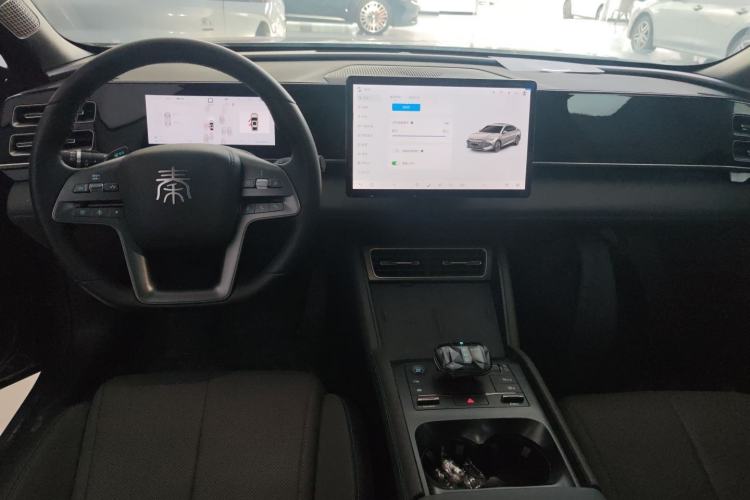 Used BYD Qin L 2025 DM-i Smart Drive 120KM Superior Model
