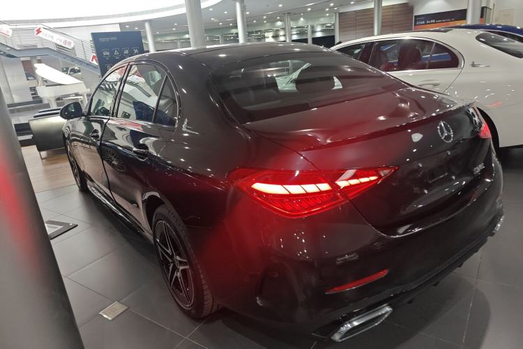 Used Mercedes-Benz C-Class 2024 Facelifted C-Class 260 L Night Edition Sports Version