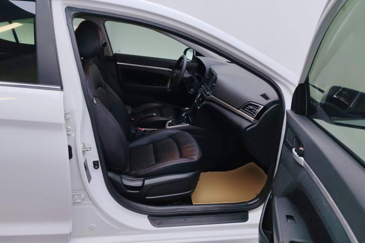 Used Hyundai Elantra 2016 1.6L Automatic ZhiXuan – Elite Version
