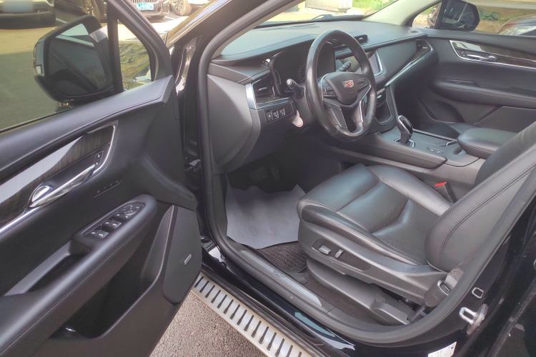 Used Cadillac XT5 2018 25T Luxury Model
