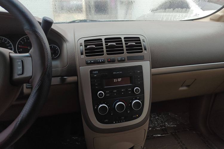 Used Buick GL8 2014 2.4L Comfort Edition
