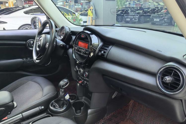Used  MINI 2016 1.2T ONE Pioneer Edition Five-Door Version
