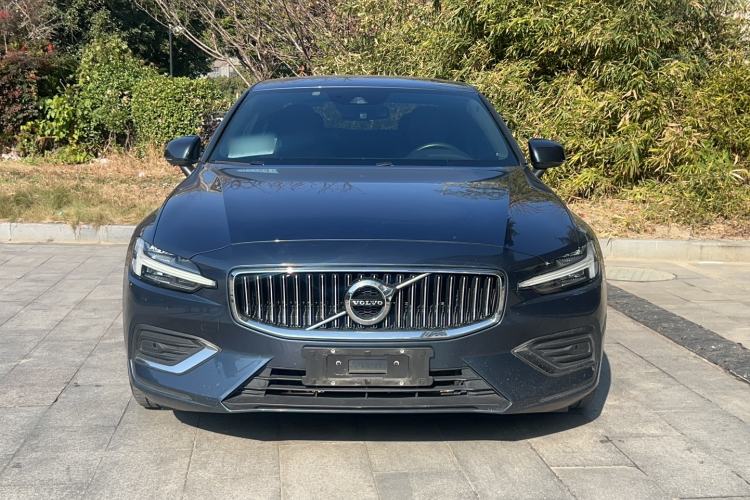 Used Volvo S60 2022 B4 Zhiyi Luxury Edition