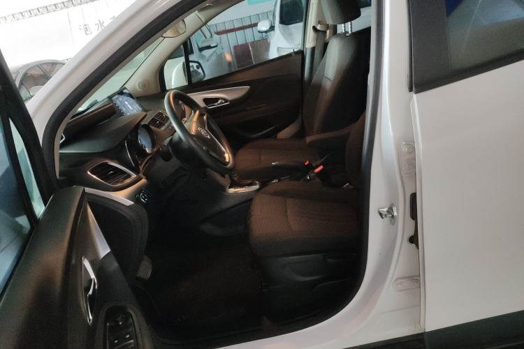 Used Buick Encore 2015 1.4T Automatic Two-Wheel Drive Urban Elite Version
