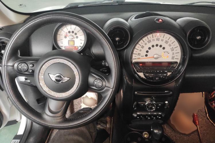 Used  Countryman 2011 1.6L COOPER Fun
