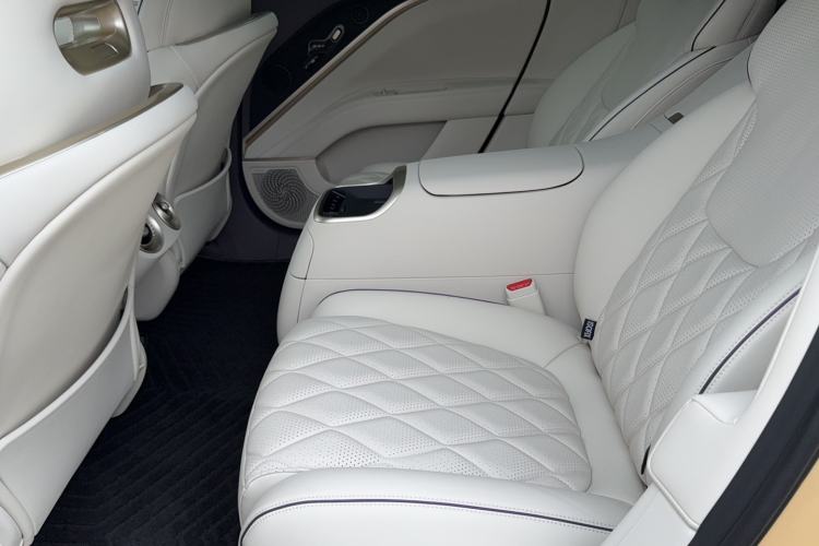 Used  11 2024 630 Rear-Wheel Drive Edition with Three Lasers