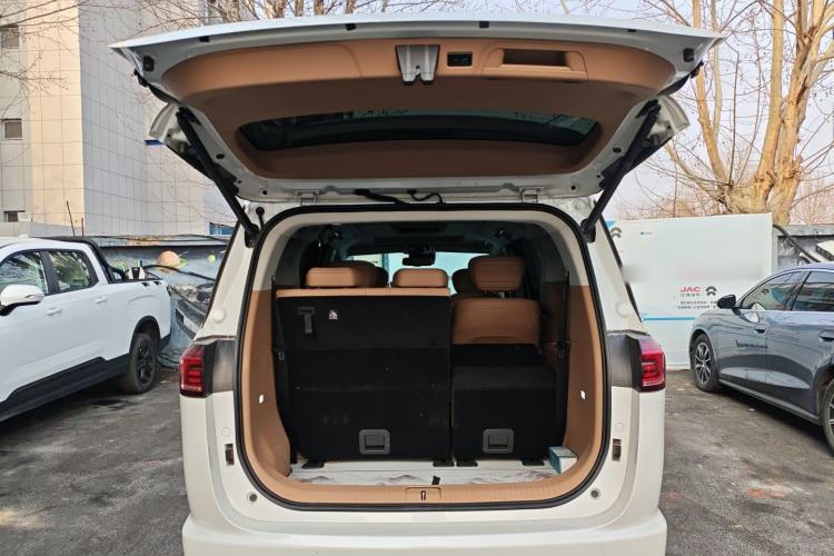 Used JAC Refine RF8 PHEV 2024 Hongmeng Edition 1.5T 150KM Flagship Model – Lithium Iron Phosphate