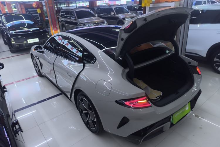 Used  SU7 2024 Rear-Drive Ultra-Long Range Advanced Pro-Level Intelligent Driving Version
