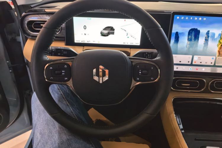 Used Leapmotor C11 2024 Range-Extended 300 Luxury Edition
