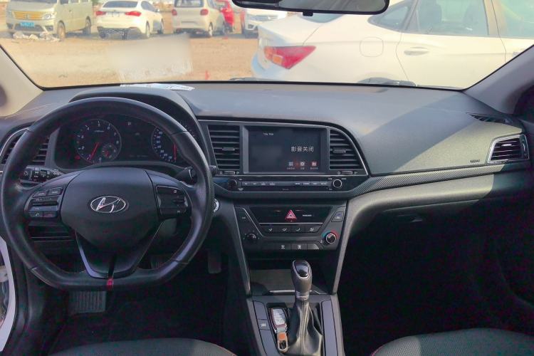 Used Hyundai Elantra 2016 1.4T Dual-Clutch Xuan Dong · Dynamic Version
