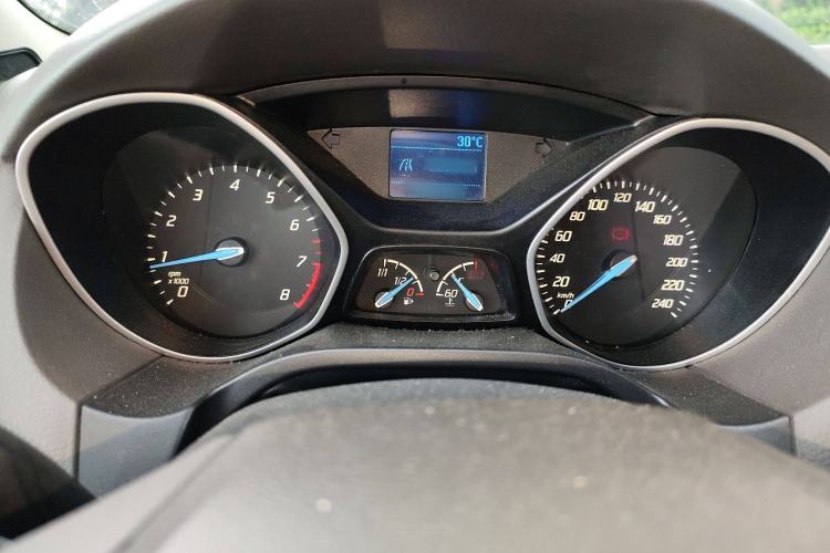 Used Ford Focus 2012 Sedan 1.6L Manual Comfort Model
